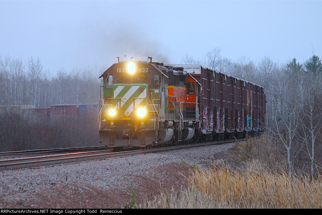 BNSF 1832